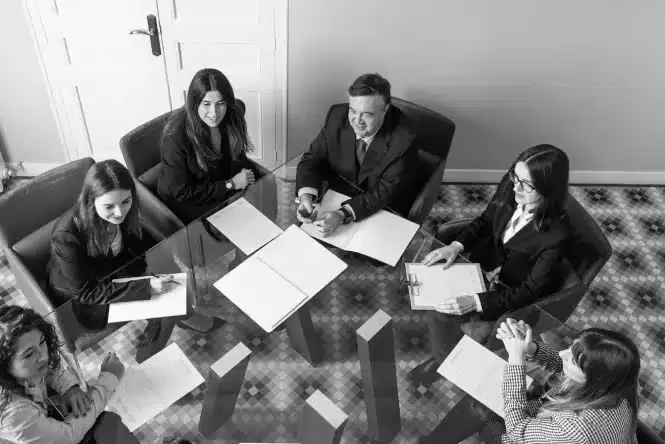 Equipo Toro Abogados trabajando